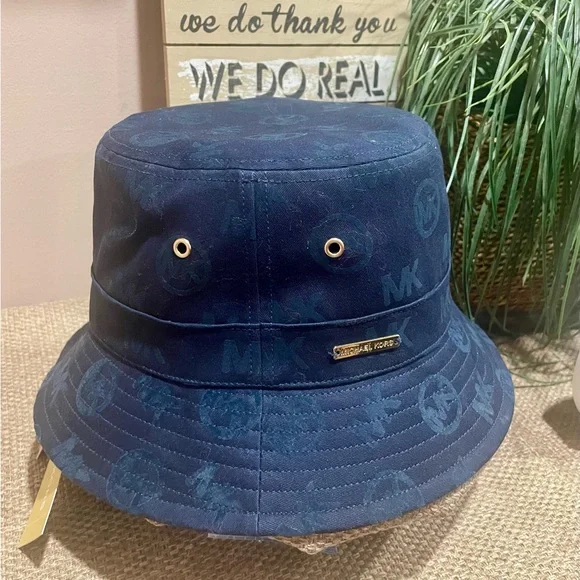 GIVY #2 Michael Kors Dark Blue Bucket Hat NWT $98 retail - Picture 1 of 1